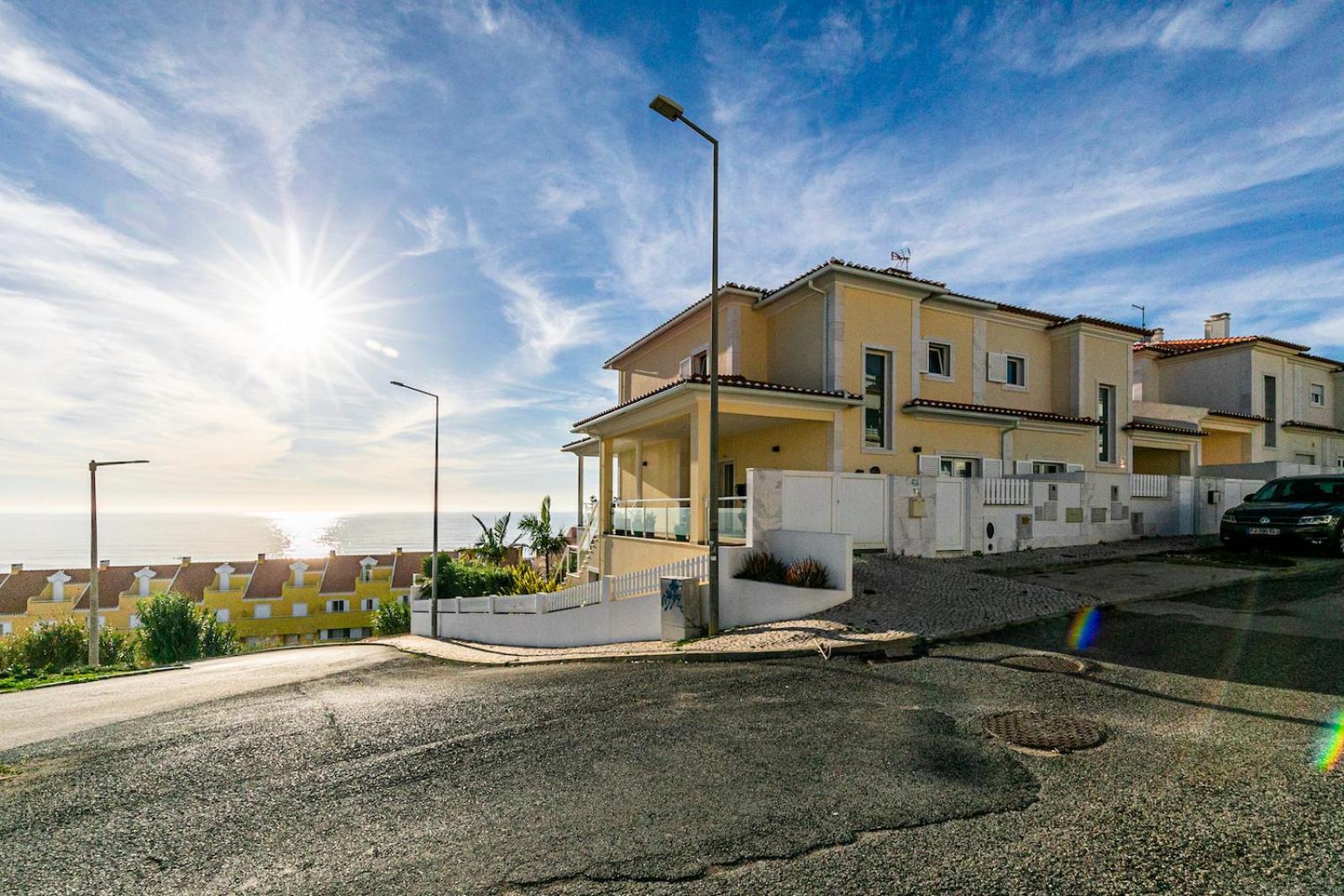 Vibing & Liming Ericeira Hotel Exterior photo