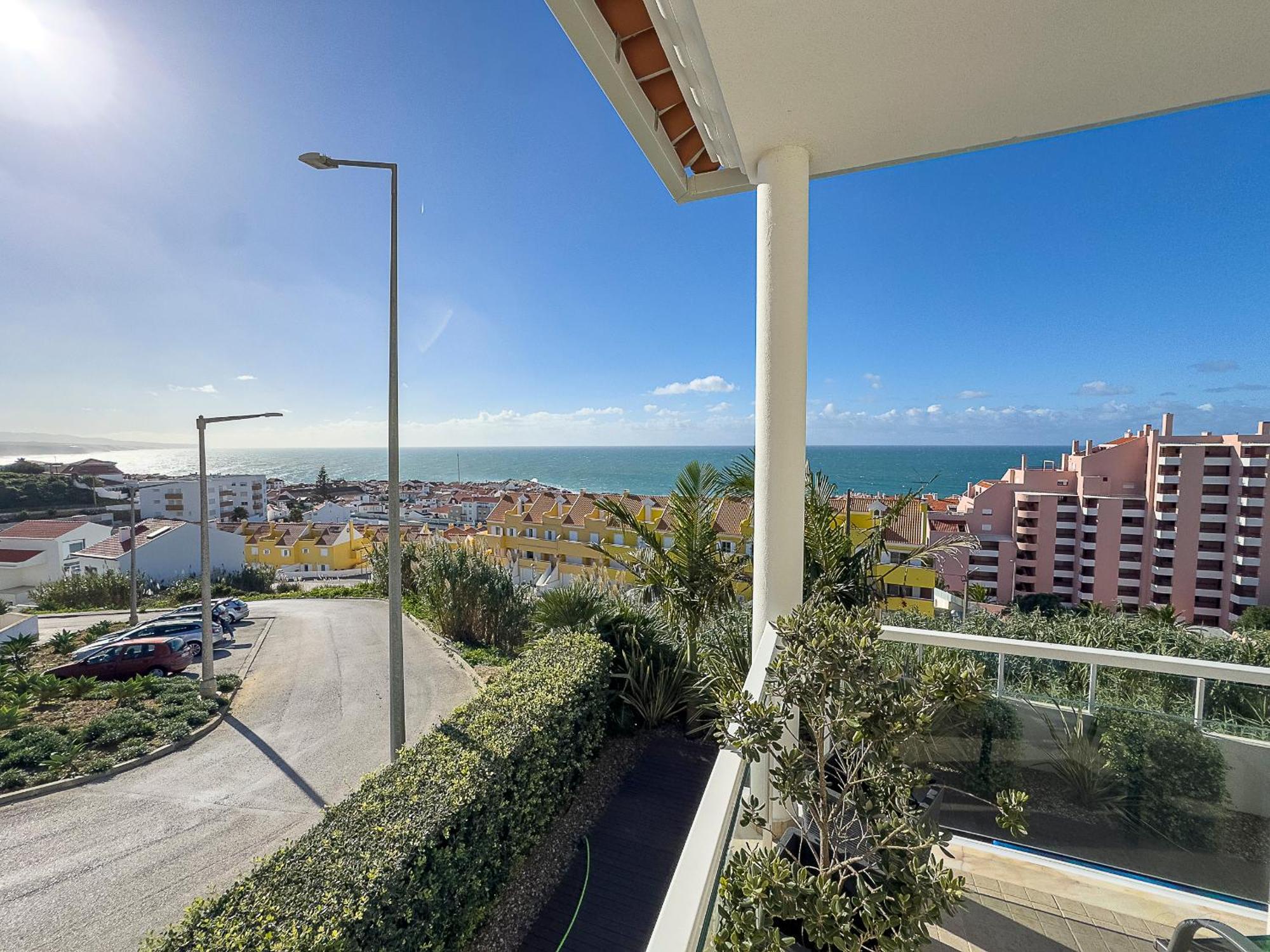 Vibing & Liming Ericeira Hotel Exterior photo
