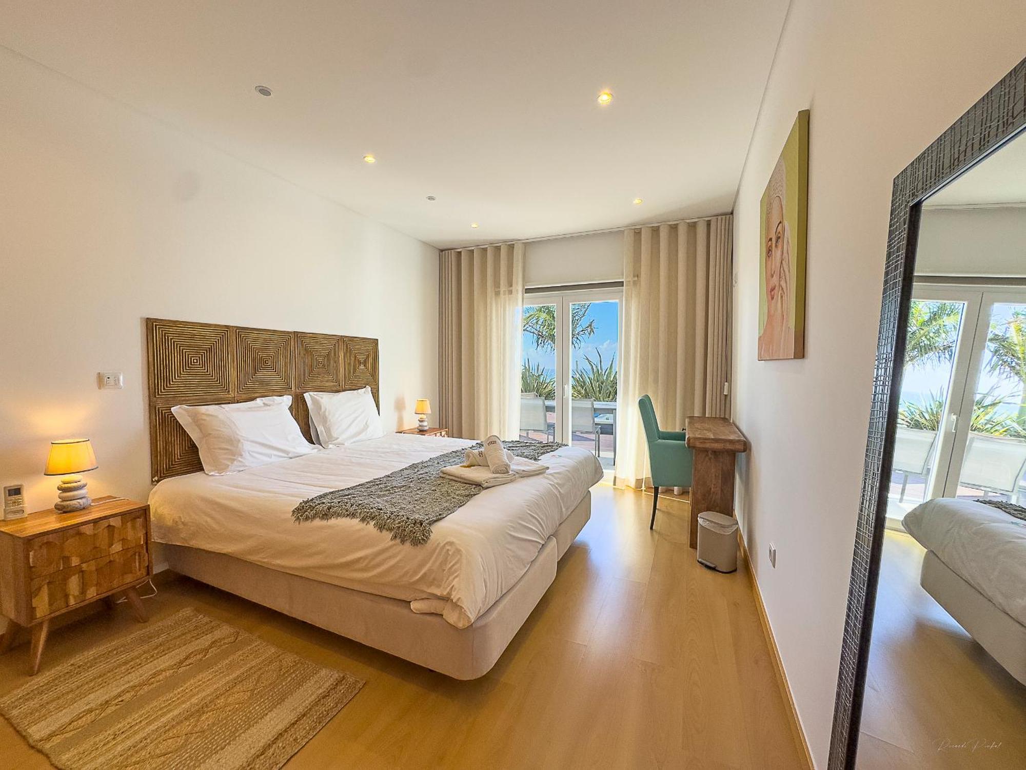 Vibing & Liming Ericeira Hotel Exterior photo