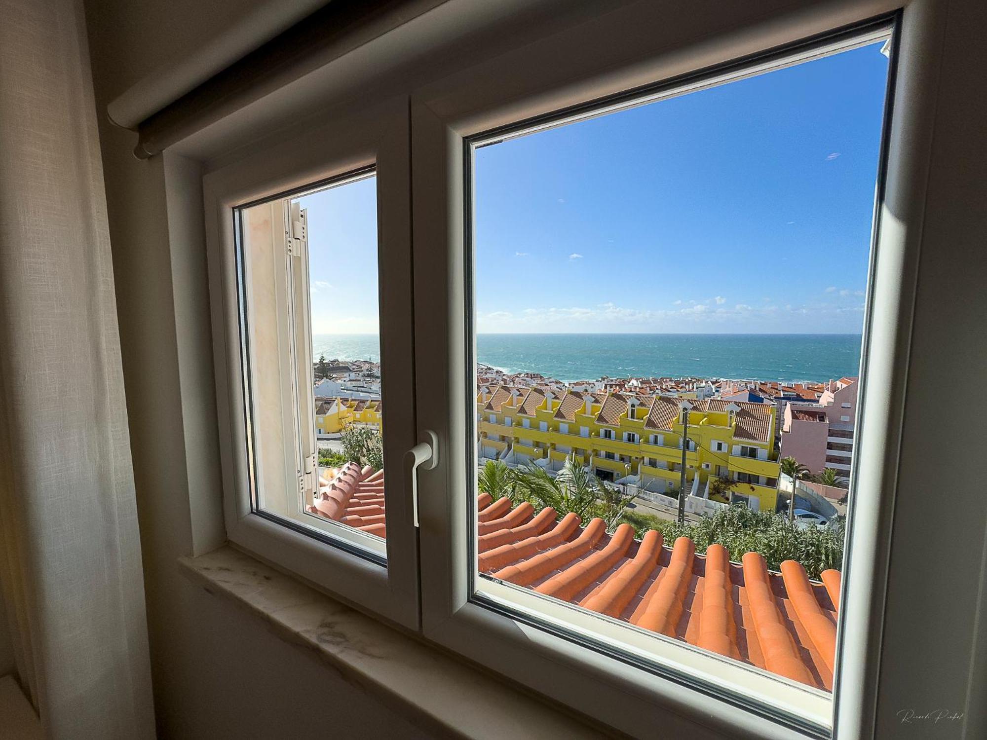 Vibing & Liming Ericeira Hotel Exterior photo